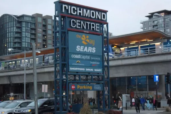 Richmond, BC V6Y 2J5,6371 Cooney RD