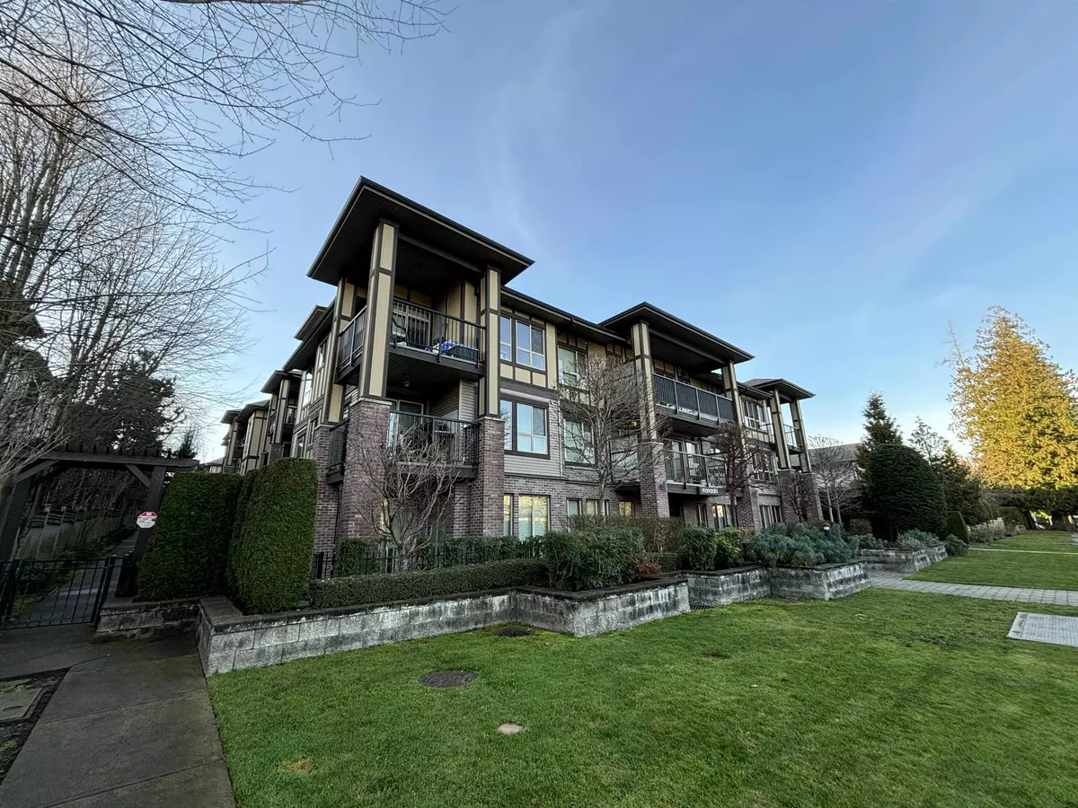 Surrey, BC V4N 1G4,8733 160 ST #217