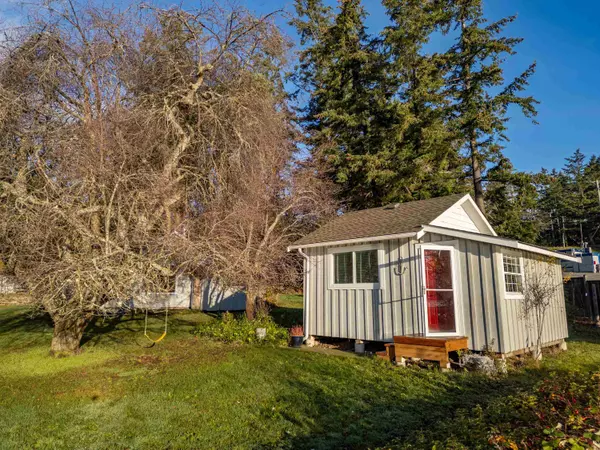 73 Madrona RD Galiano Island, BC V0N 1P0