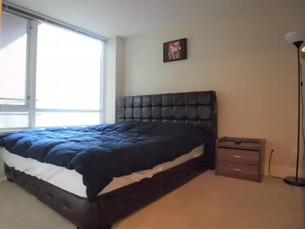 Vancouver, BC V6B 0J8,1088 Richards Street #716