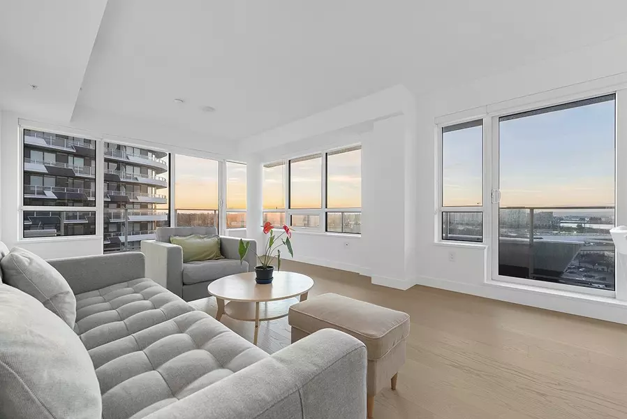 5766 Gilbert RD #1202, Richmond, BC V7C 0G2