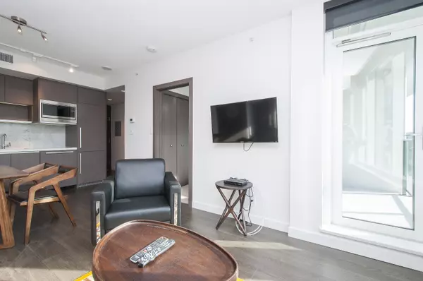 Vancouver, BC V6B 0P3,38 Smithe Street #1153