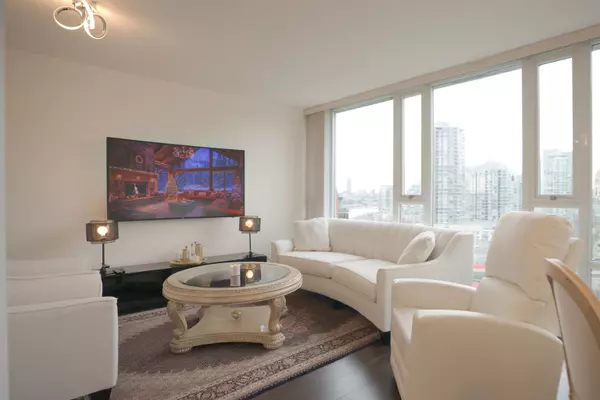 Vancouver, BC V6B 0A7,918 Cooperage WAY #1907