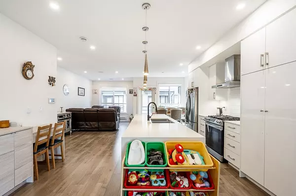 Surrey, BC V4N 1N3,7177 194a ST #53