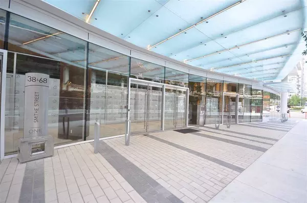 Vancouver, BC V6B 0B5,38 Smithe Street #952