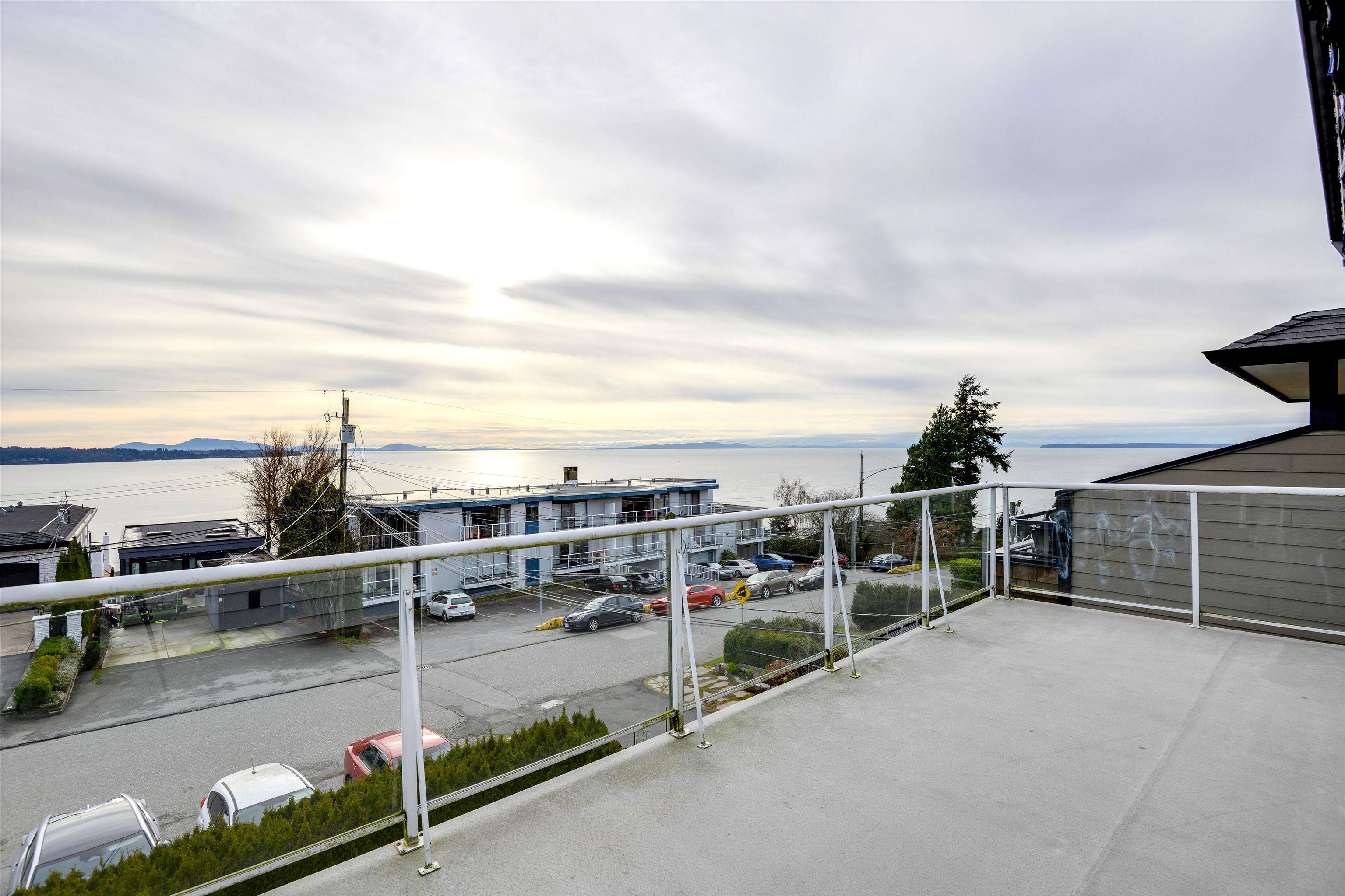 15173 Royal AVE, White Rock, BC V4B 1M2