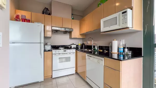 1239 W Georgia ST #3102 Vancouver, BC V6E 4R8