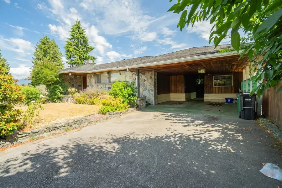 5240 Halley AVE, Burnaby, BC V5H 2P8