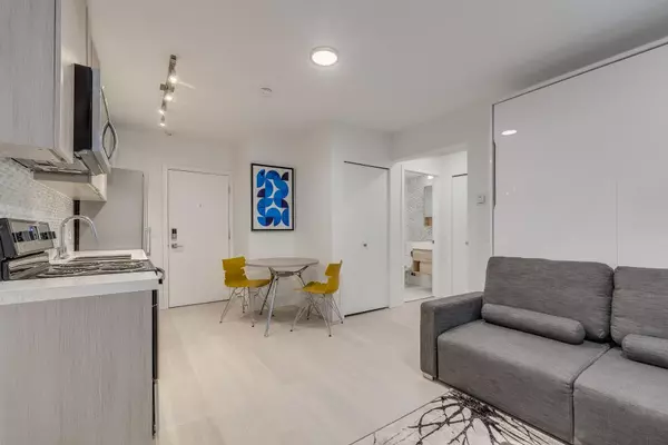 Vancouver, BC V6G 1G2,1425 Haro Street #105