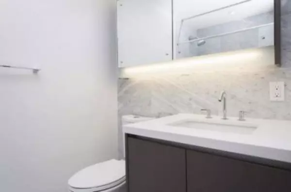 68 Smithe Street #515 Vancouver, BC V6B 0B5