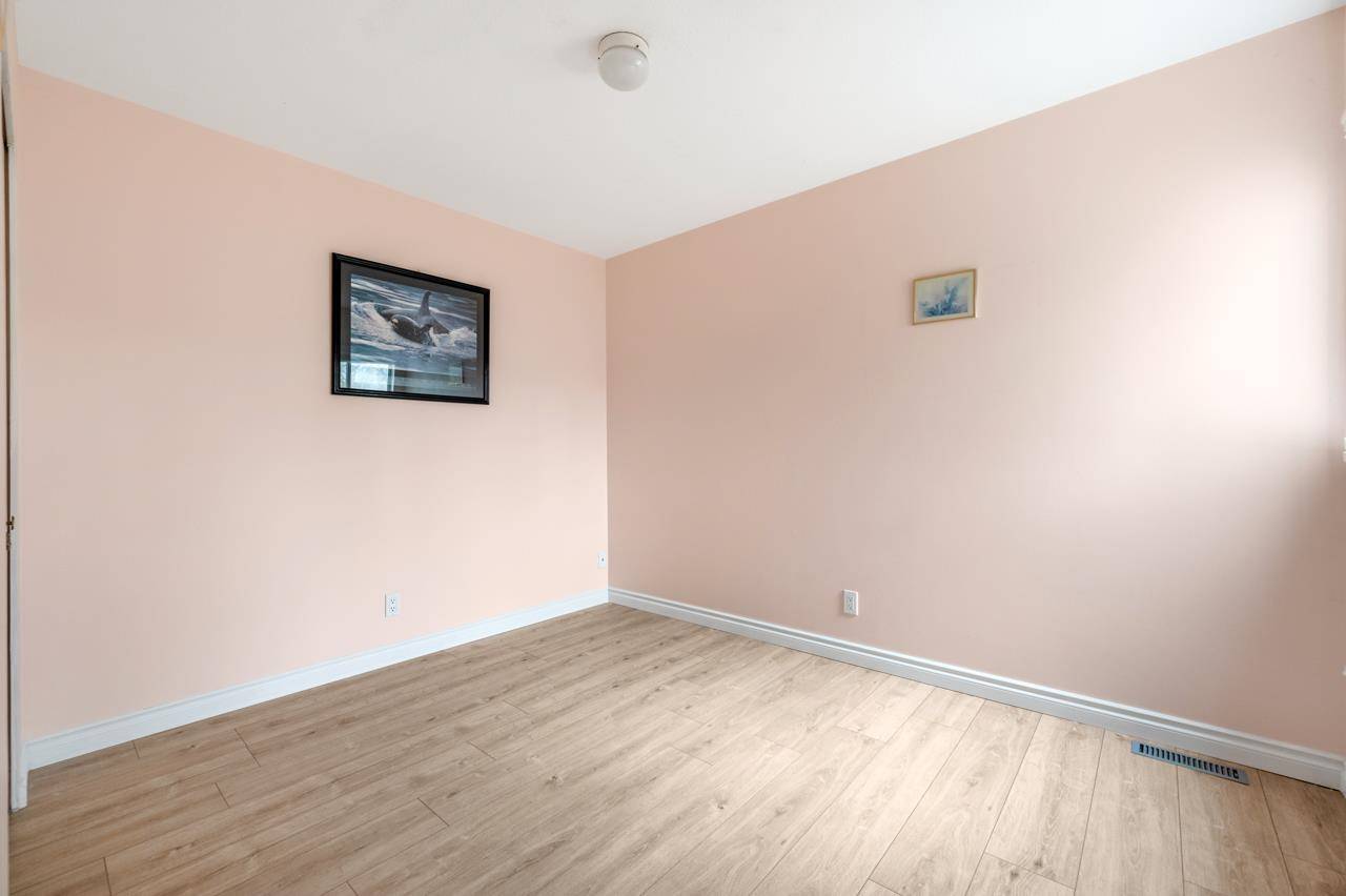 Burnaby, BC V3N 4X6,7188 Edmonds ST #4