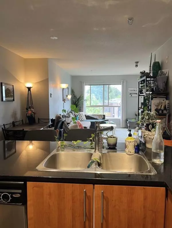 North Vancouver, BC V7P 0A2,1633 Mackay AVE #317