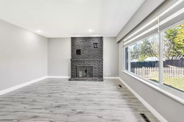 Surrey, BC V3R 4T5,15112 Dove PL