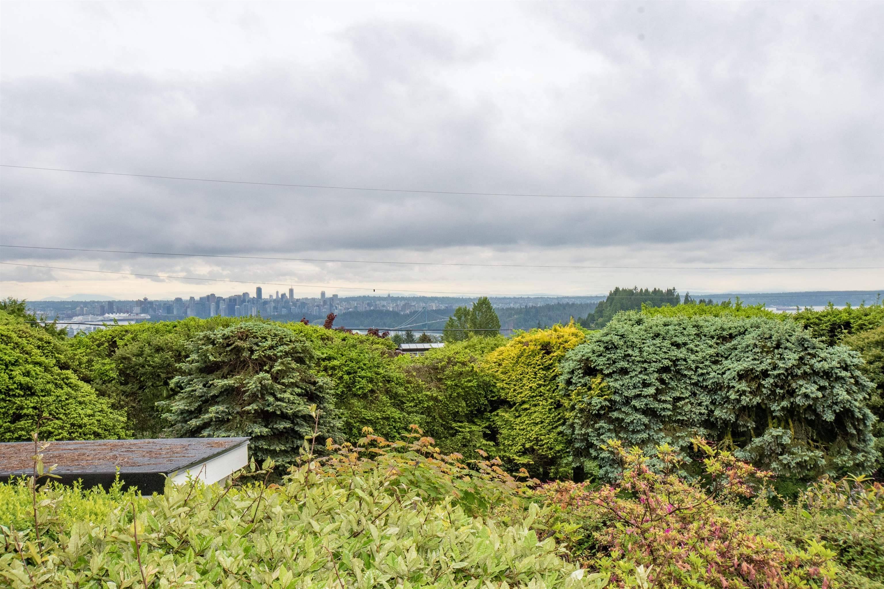 West Vancouver, BC V7S 1R2,670 Fairmile RD