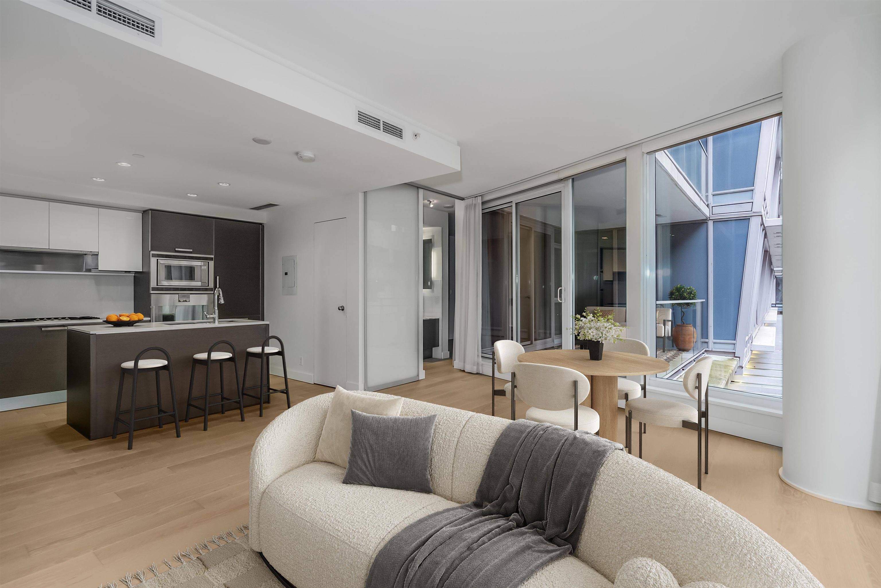 1499 W Pender ST #204, Vancouver, BC V6G 0A7