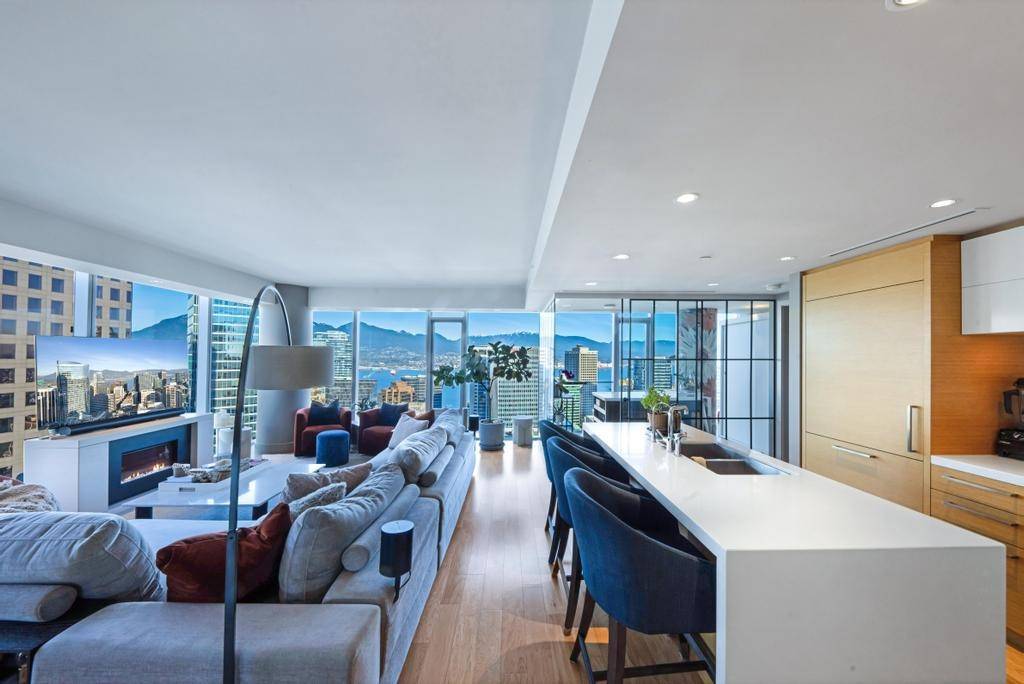 Vancouver, BC V6C 0B5,667 Howe ST #3202