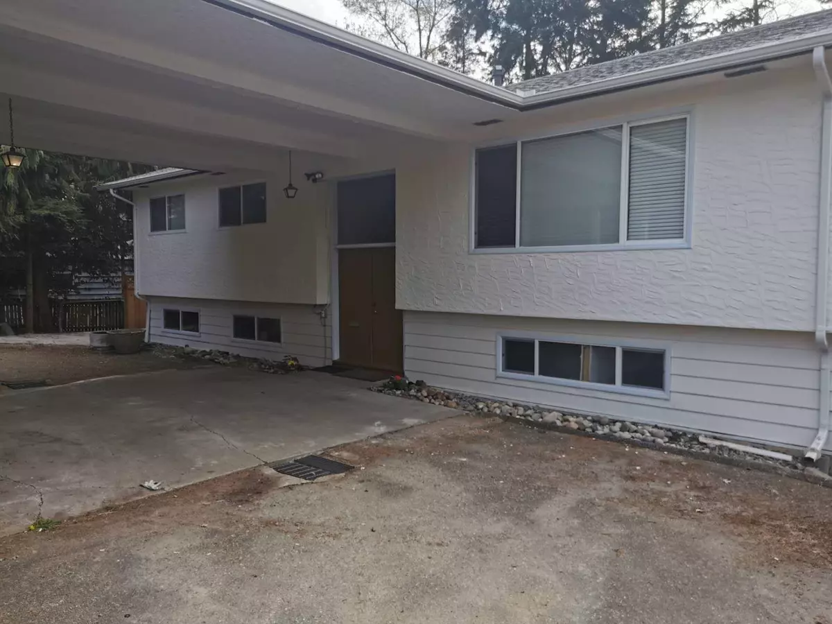 Burnaby, BC V5A 1Y5,7044 Fielding CT