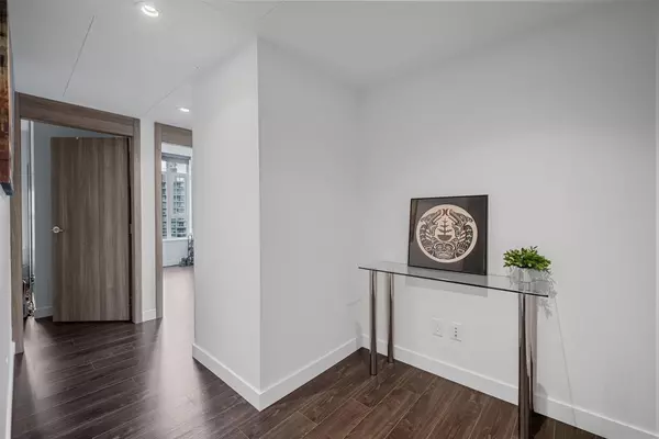 9887 Whalley BLVD #3004 Surrey, BC V3T 0P4