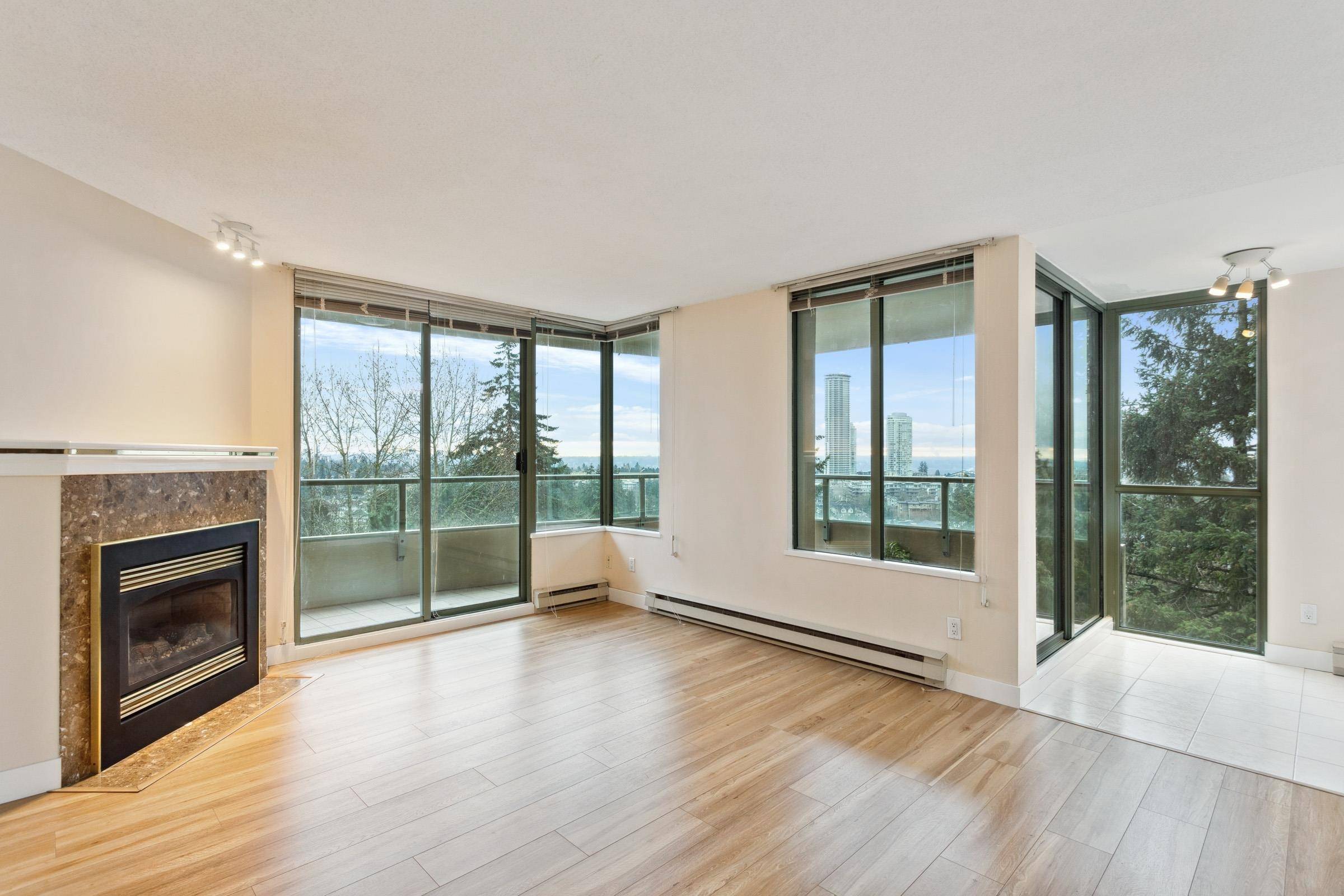 Burnaby, BC V5E 4H6,7288 Acorn AVE #810