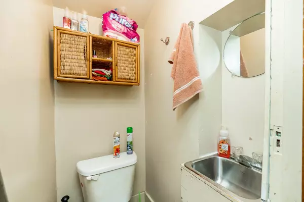 7166 Maitland AVE Chilliwack, BC V2R 1G6