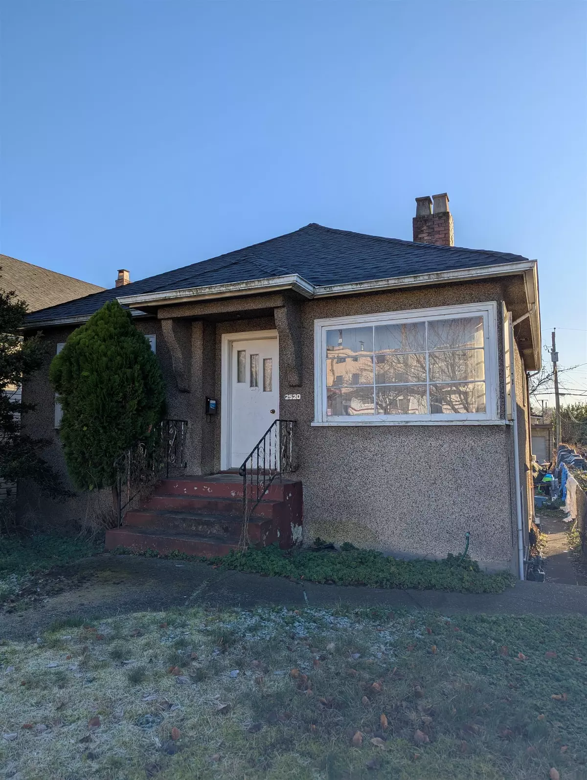 Vancouver, BC V5K 2B5,2520 E Pender ST