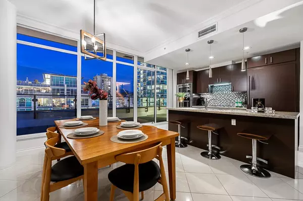 162 Victory Ship WAY #PH3 North Vancouver, BC V7L 0B4