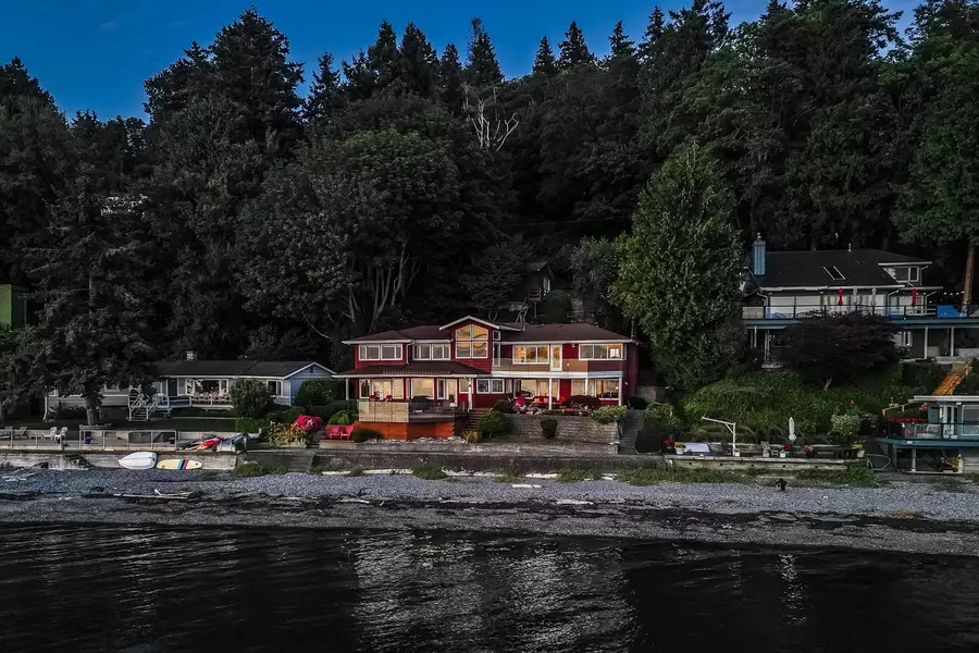 330 Tsawwassen Beach RD, Delta, BC V4M 4C9