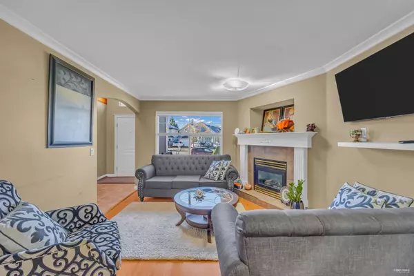 Surrey, BC V3X 3N1,6380 125a ST