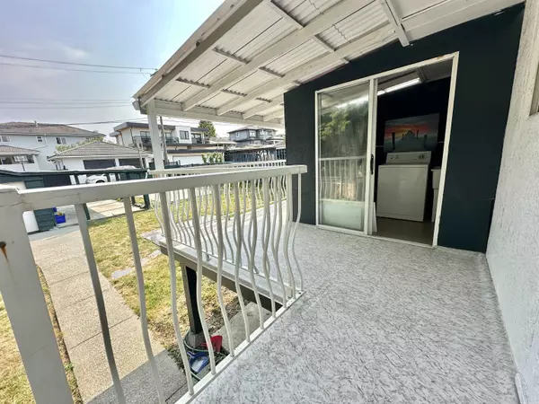 Burnaby, BC V5G 1N5,3788 Linwood ST