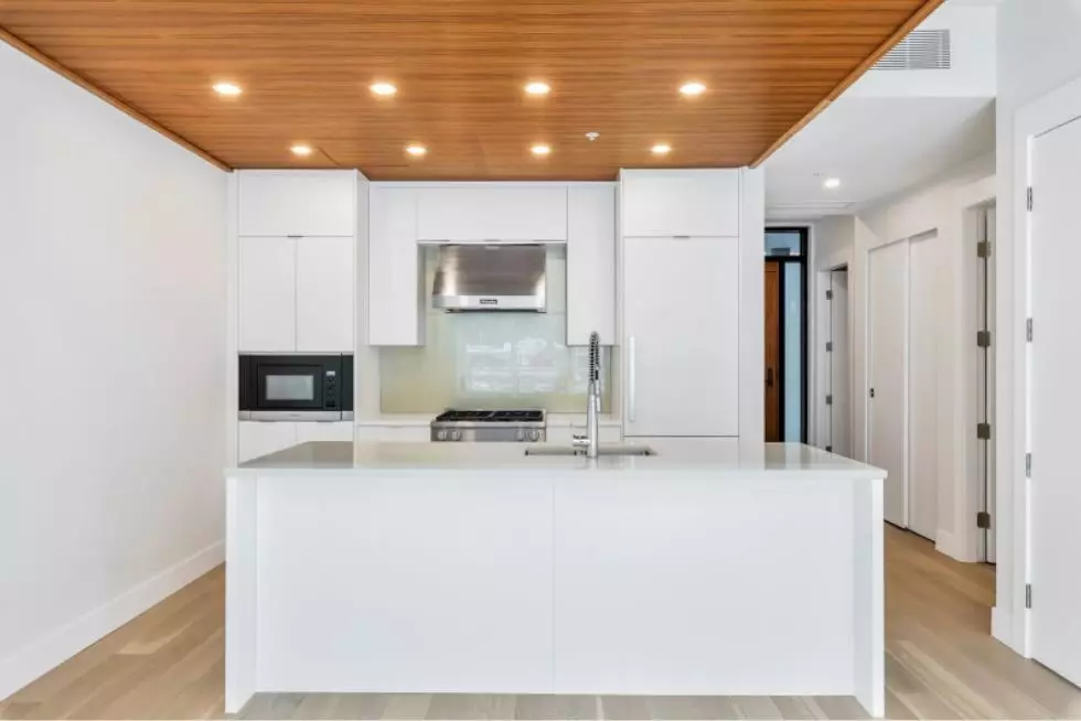 West Vancouver, BC V7W 0A4,6707 Nelson AVE #205