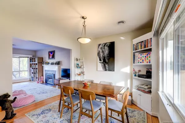 Vancouver, BC V6M 2P3,2016 W 48th AVE