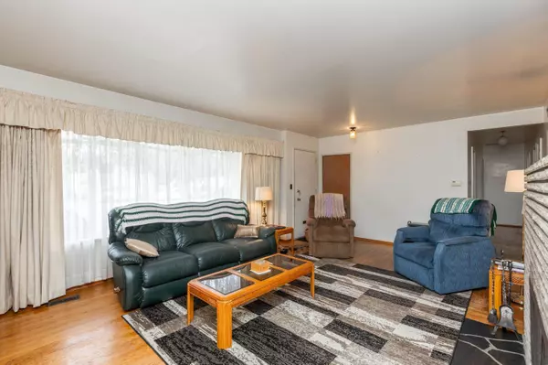 Surrey, BC V3S 3N6,8736 154 ST