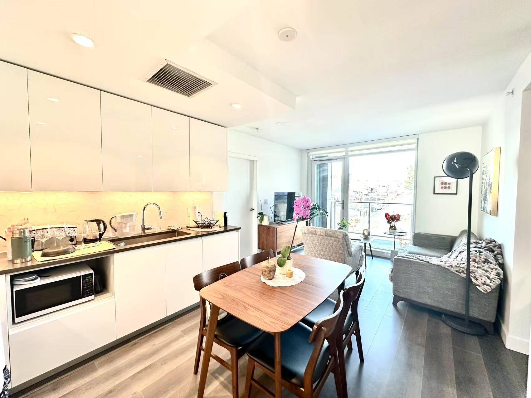 8181 Chester ST #416, Vancouver, BC V5X 0J9