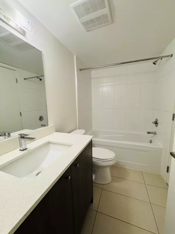 Surrey, BC V3T 4N8,10688 140 ST #211