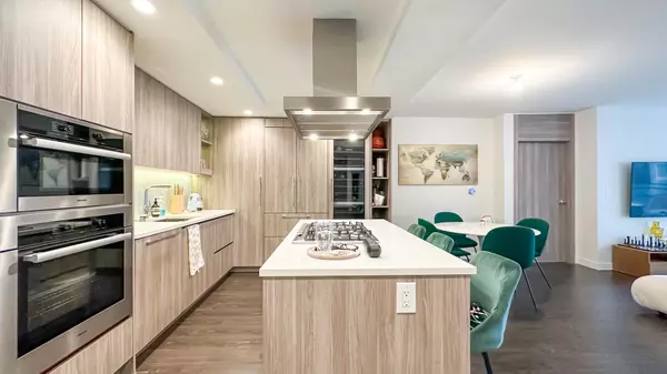 Vancouver, BC V5Y 0N3,1768 Cook ST #407