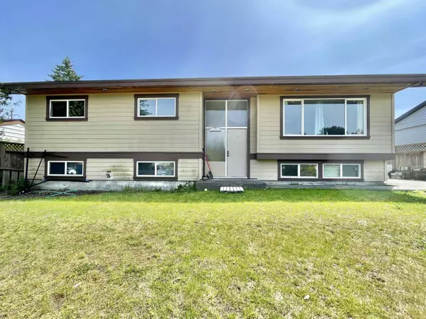 5693 Dolphin ST, Sechelt, BC V0N 3A0