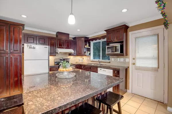 Surrey, BC V4N 2X8,8825 160 ST