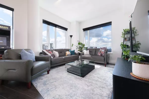 9887 Whalley BLVD #4105 Surrey, BC V3T 0P4