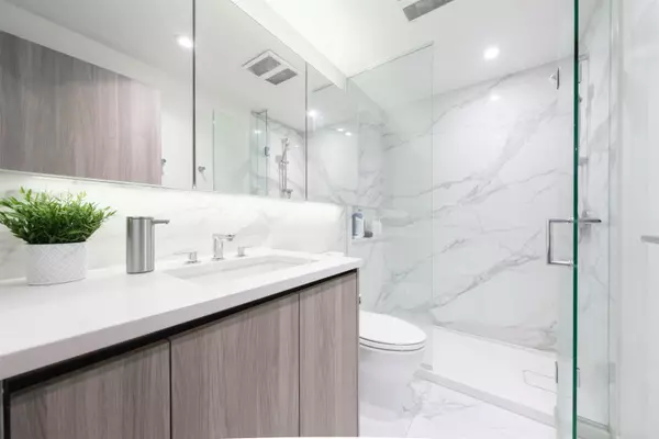 9887 Whalley BLVD #4105 Surrey, BC V3T 0P4