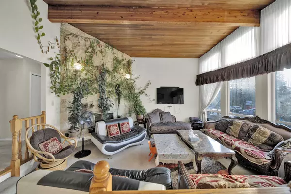 Vancouver, BC V5X 1T1,549 E 57th AVE