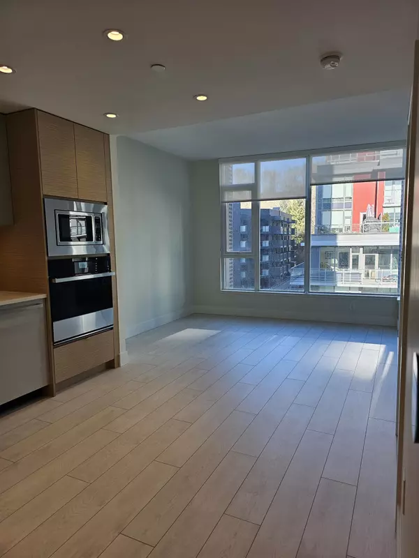 Vancouver, BC V5S 0E3,3438 Sawmill CRES #616