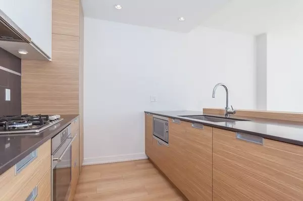 Burnaby, BC V5H 0E9,4688 Kingsway #3302