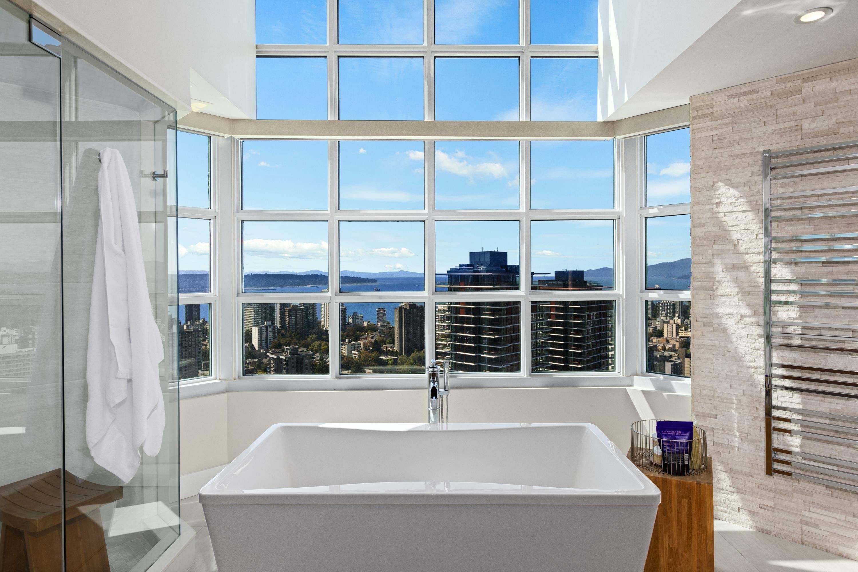 717 Jervis ST #3101, Vancouver, BC V6E 4L5