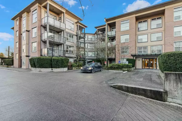 Surrey, BC V3T 0B2,10707 139 ST #117