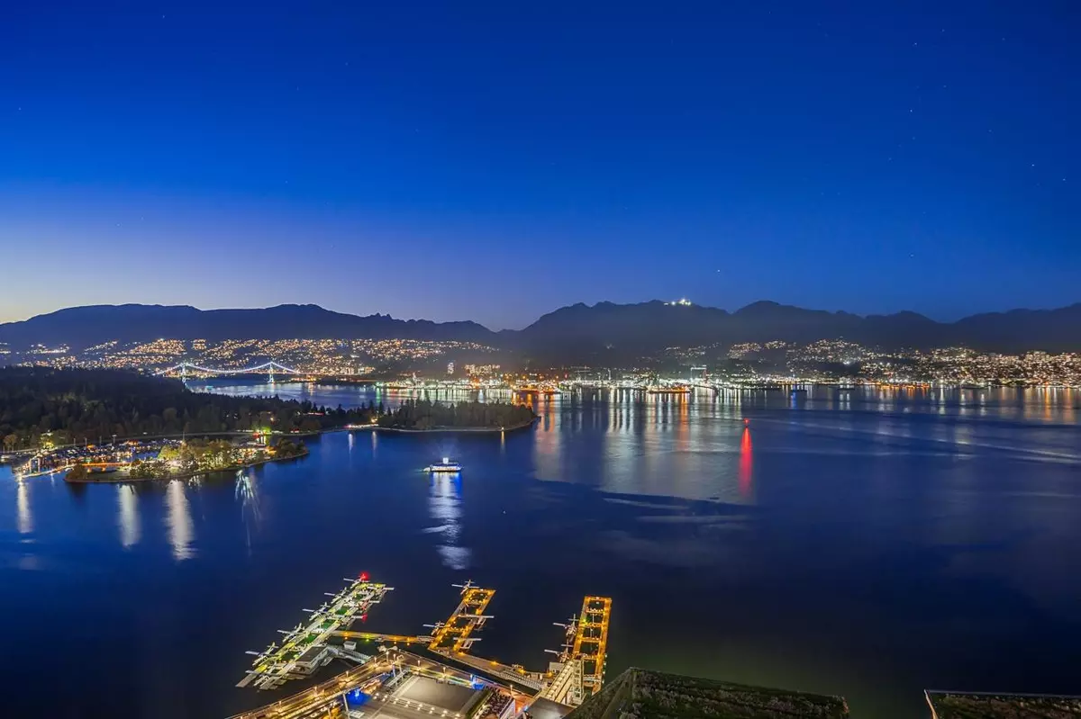 Vancouver, BC V6C 0B2,1011 W Cordova ST #4602