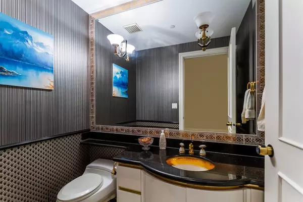 1288 Laurier AVE Vancouver, BC V6H 1Y6