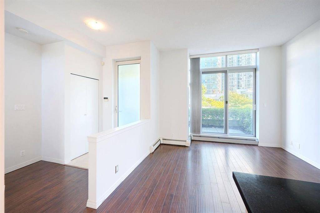 Vancouver, BC V6Z 2Y2,1199 Marinaside CRES #TH E