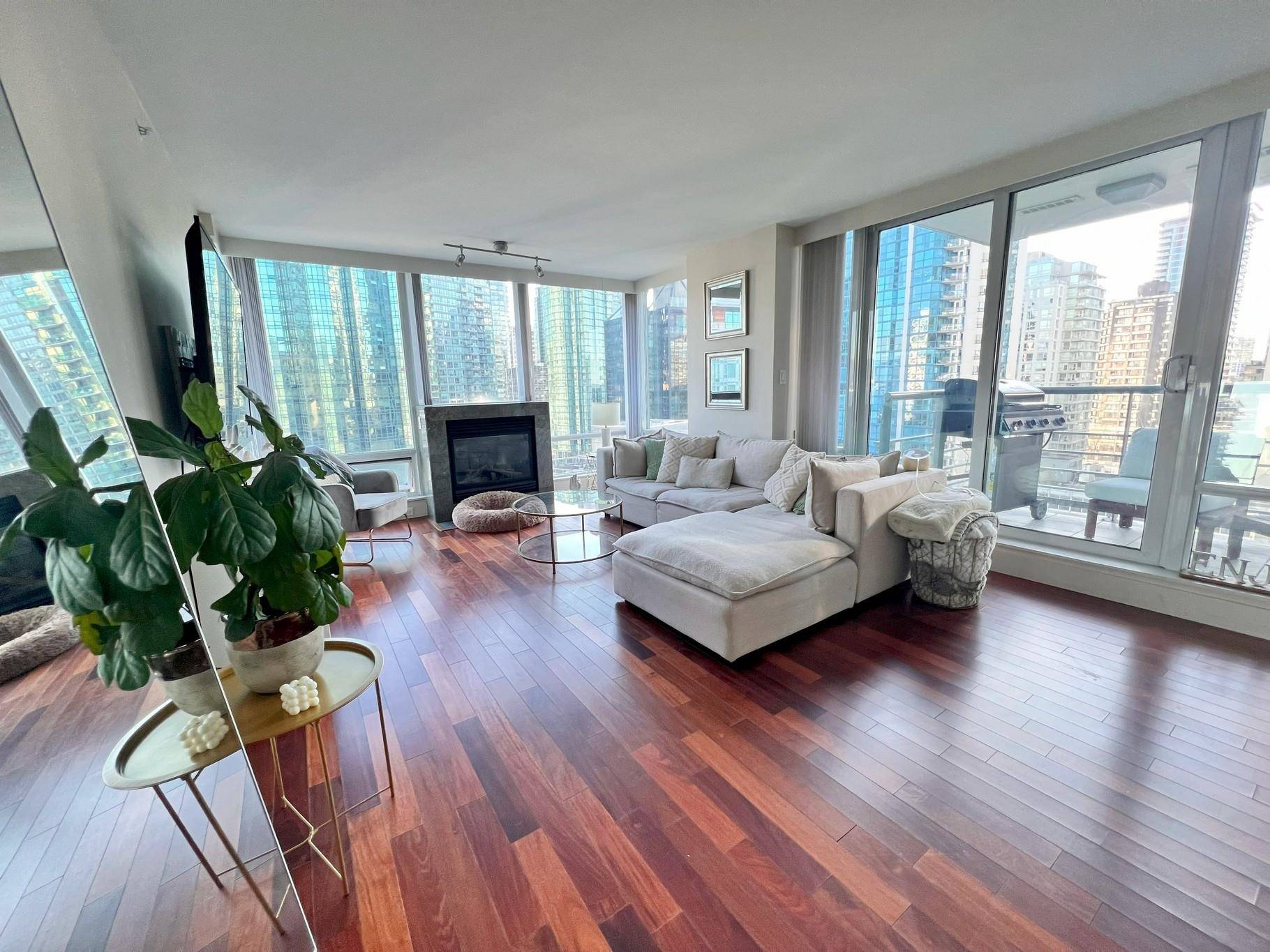 Vancouver, BC V6G 3J8,590 Nicola ST #1804