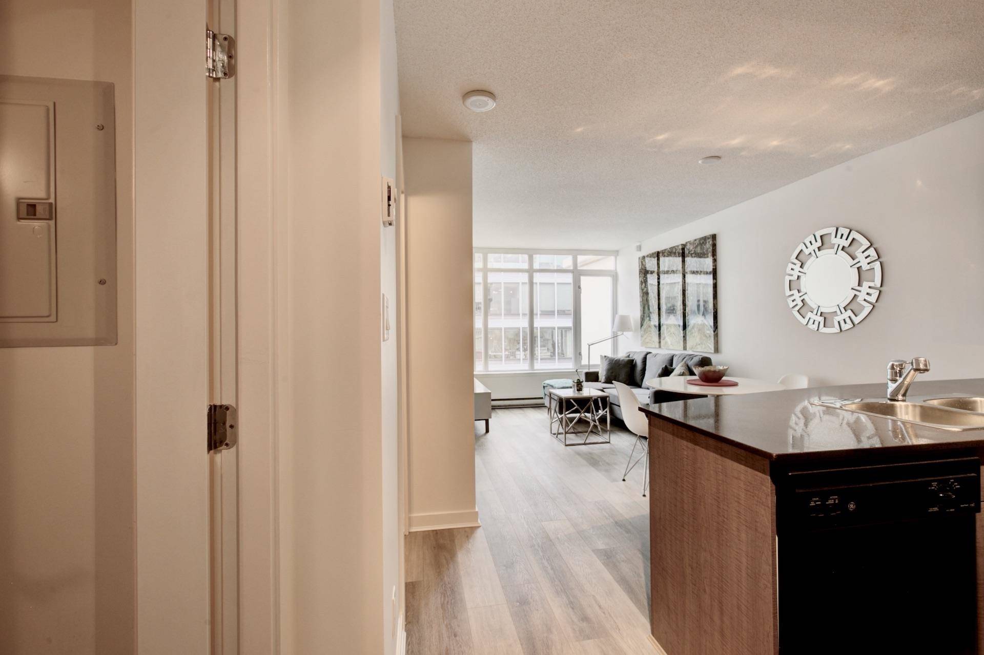 Vancouver, BC V6C 3T3,610 Granville ST #2906
