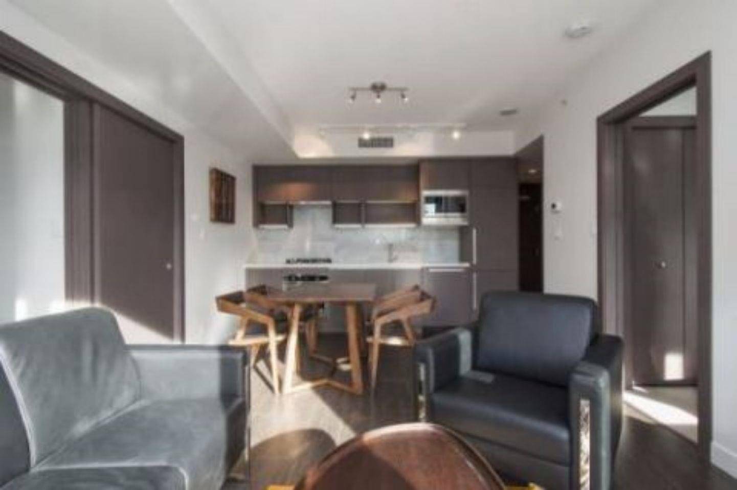 Vancouver, BC V6B 0P3,68 Smithe Street #618